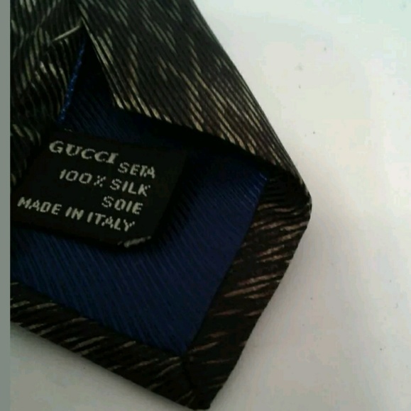 GUCCI MENS AUTHENTIC 100% ITALIAN SILK TIE - Picture 3 of 6